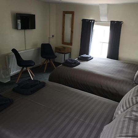 Red Lion Rooms - Self Check In Долтон-ін-Фернес Екстер'єр фото