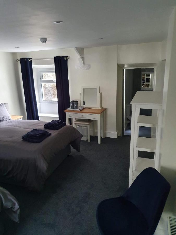 Red Lion Rooms - Self Check In Долтон-ін-Фернес Екстер'єр фото